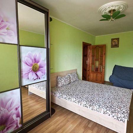 Babylon Apartments On Kievskaya Street Ровно Экстерьер фото