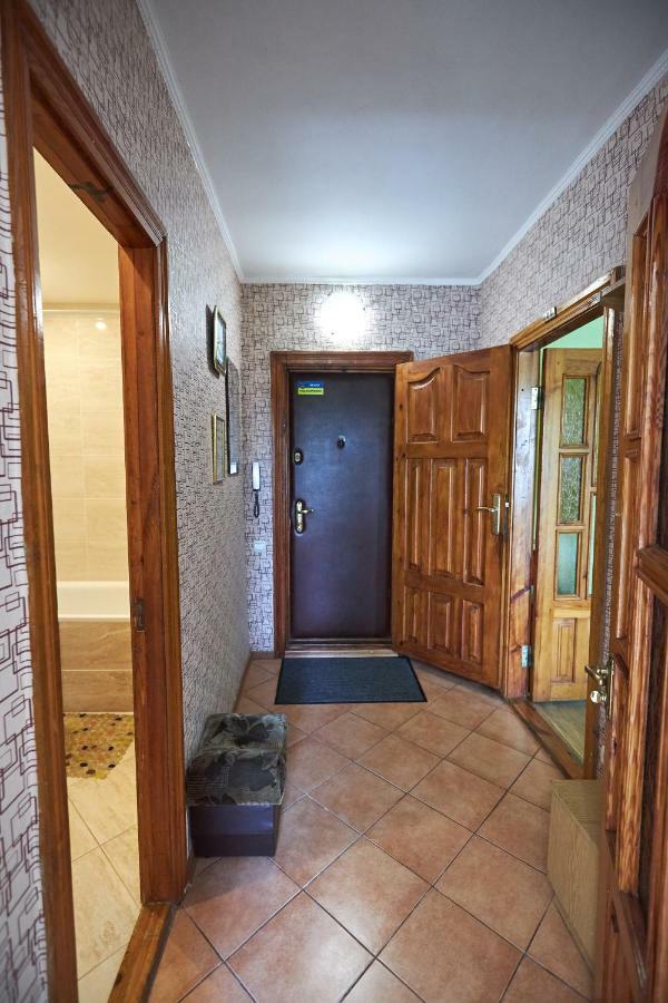 Babylon Apartments On Kievskaya Street Ровно Экстерьер фото